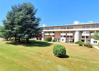 TRICAMENRE CON BOX E PARCO