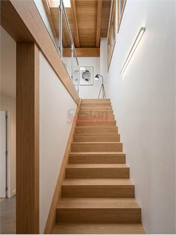 SCALA INTERNA DA QUARTO PIANO A MANSARDA